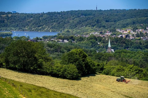 Lake Baldeney in Essen, view to the west, over the district of Kupferdreh, from Velbert, farmer