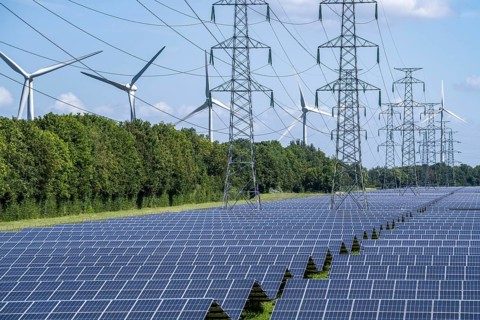 High-voltage power line route, the space underneath is used for a solar park over 5 km long, behind