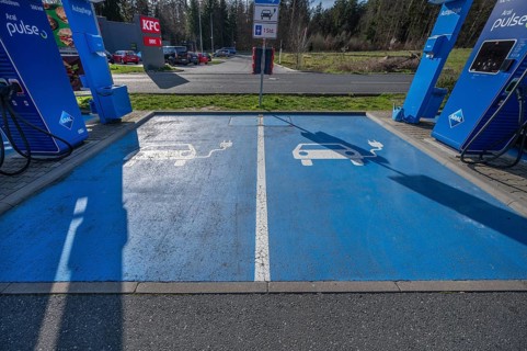 Electric filling station for electric cars, Schnaittach, Middle Franconia, Bavaria, Germany, Europe