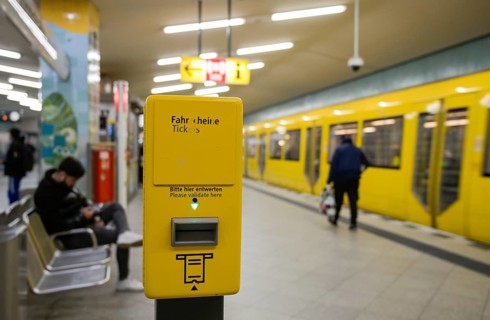 Ticket validator, Turmstraße underground station, Moabit, Mitte, Berlin, Germany, Europe