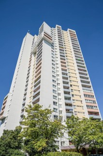 Ideal residential tower block, Fritz-Erler-Allee 120, Gropiusstadt, Neukölln, Berlin, Germany,