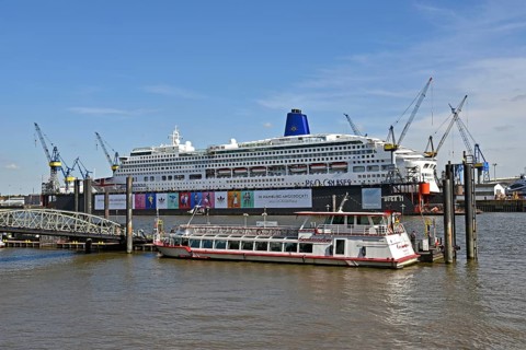 Europe, Germany, Hanseatic City of Hamburg, harbour, Elbe, view to floating dock 11, passenger ship