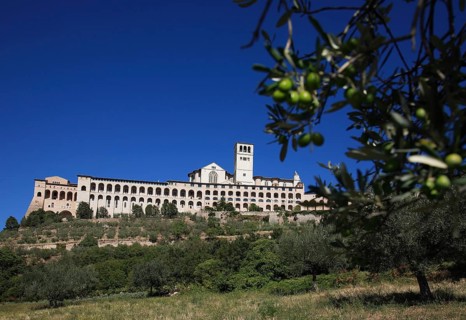 Basilica of San Francesco and monastery seen from the valley, Assisi, Umbria, Italy, Europe