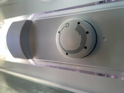 Stepless rotary switch Controller in refrigerator without numbers for temperature Temperature