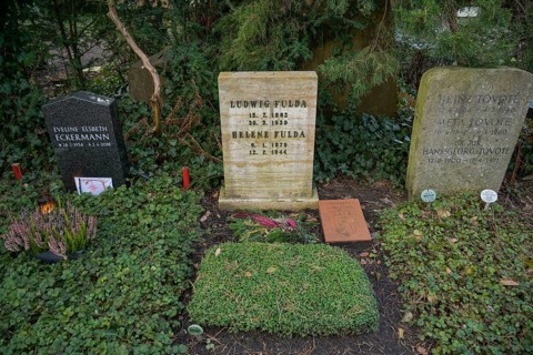 Ludwig Anton Salomon Fulda, Helene Fulda, grave, Waldfriedhof Dahlem, Hüttenweg,