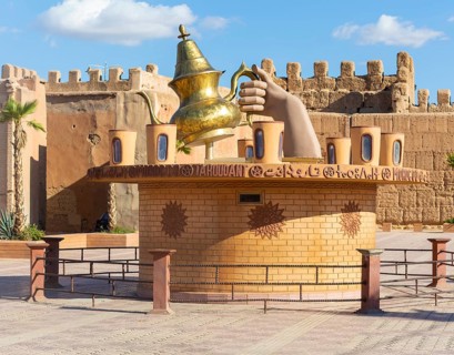 Large tea pot sculpture monument, Taroudant, Sous Valley, Morocco, north Africa, Africa
