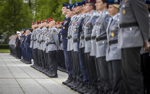 Soldiers from various armed forces during the final roll call at the Federal Ministry of Defence to
