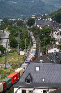 Upper Middle Rhine Valley, railway line on the right bank of the Rhine, goods train line, up to 400