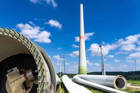 Repowering of a wind farm, near Brilon-Radlinghausen, 2 old turbines are demolished, rotors and
