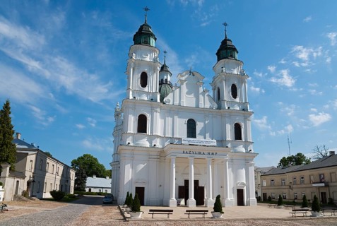 Baroque church with two towers and a clear blue sky, Basilica of the Nativity of the Virgin Mary,