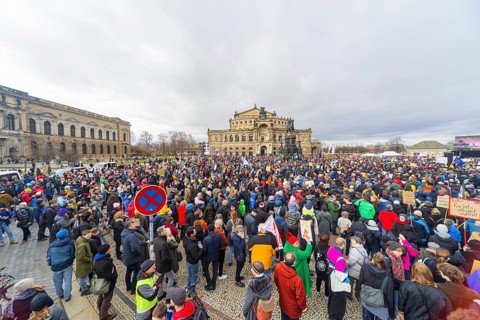 160 organisations and initiatives demonstrated against the right in Dresden on Saturday. Around 10,