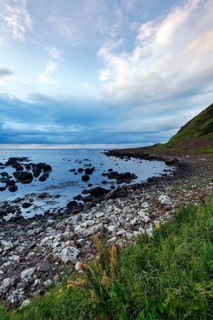 Rocky coast, coastline, dusk by the sea, Giant's Causeway, Giants Causeway on the horizon, Causeway