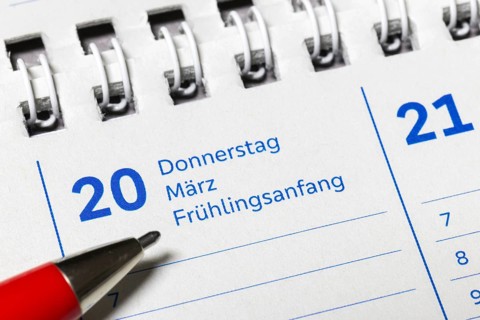 Calendar page with date 20 March and reference to the beginning of spring, Calendar, Germany,