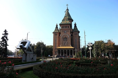 Banat, Timisoara, Timisoara, Orthodox Cathedral and monument to the 1989 revolution at Piata