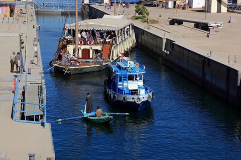 Entrance to the ship lock at Esna on the Nile, Egypt, Africa