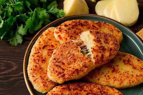 Chvishtari, corn flour tortillas with cheese, pastries, Georgian cuisine, Mchadi, homemade, top