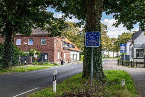 Green border, border crossing without controls, north of Straelen near Arcen NL, from the