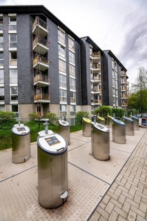 Underground waste disposal system, waste columns for different types of waste, in underground