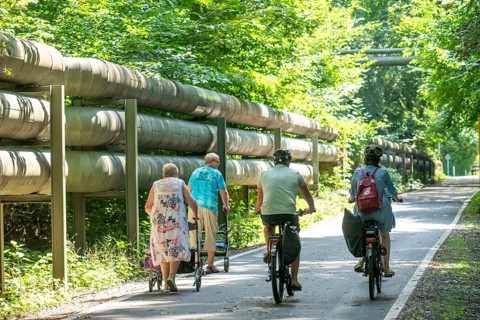 Lothringentrasse, in the north of Bochum, Bochum-Grumme, district heating lines, senior citizens