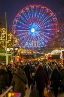 Christmas market on Königsstraße in the city centre of Duisburg, pre-Christmas season, Christmas