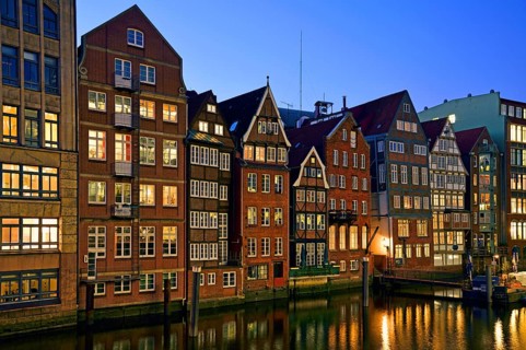 Europe, Germany, Hamburg, City, Nikolaifleet, evening mood canal side, backside of the historic