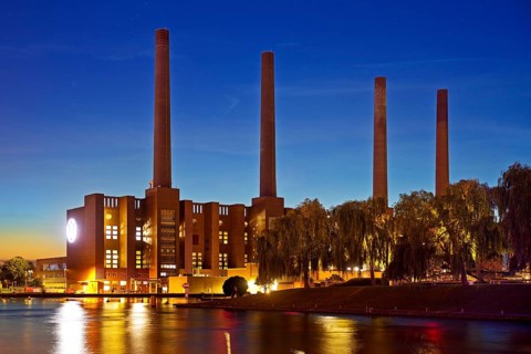 Wolfsburg NordSüd cogeneration plant in the evening with Mittellandkanal, Volkswagen AG main plant,