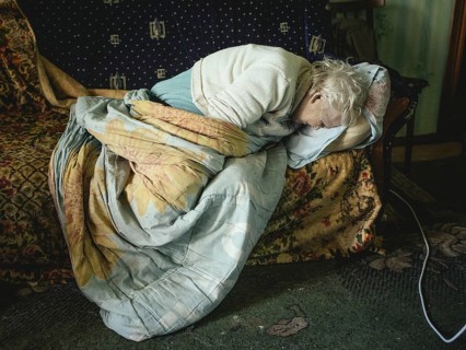 Ntonia, 84 years old, is bedridden and needs outpatient care. She is in severe pain. Because of the