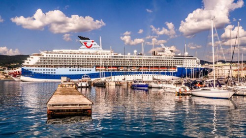 Piazza Unità d'Italia borders directly on the sea with cruise ships, Trieste, harbour city on the