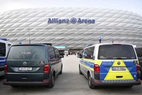 Increased danger situation SEK, special task force, police car, police in front of Bundesliga