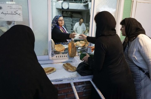 Sale of fresh bread, Barbol, Iran, 18/05/2016, Asia