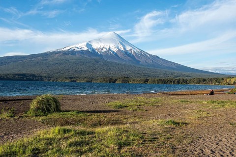 Beach Playa Ensenada, lake Llanquihue, volcano Osorno, chilenean lake district, Los Lagos region,