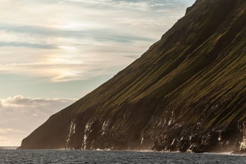 Steep green cliffs above the sea, sea spray, Vidareidi, Vidoy Island, Viðareiði, Viðoy Island,