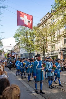 Participants in the parade of historically costumed guild members, Fluntern Guild, Sechseläuten or