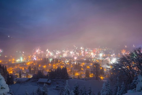 New Year's Eve fireworks, Oberstdorf, Allgäu Alps, Allgäu, Bavaria, Germany, Europe