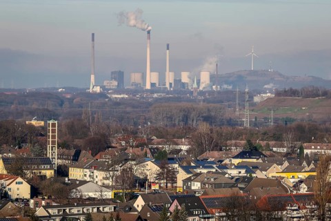 Bottrop, North Rhine-Westphalia, Germany, solar housing estate, apartment blocks with solar roofs,