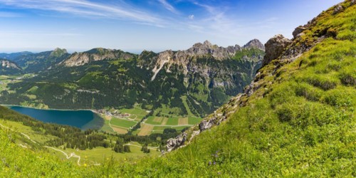 Mountain panorama from the Krinnenspitze, 2000m, to Haldensee, Aggenstein, 1986m, Friedberger