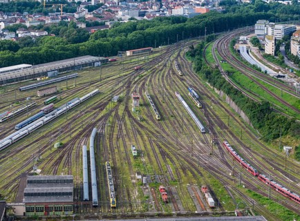 View from Rosenstein stabling yard to Stuttgart main station. Track apron at the main station.