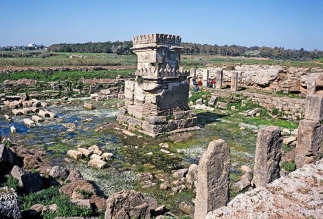 Phoenician temple in Amrit, Syria, from the late 4th century BC, 1998 A well-preserved cube-shaped