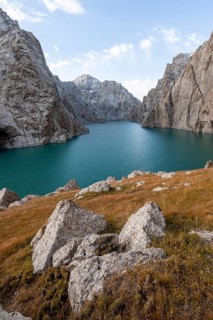 Mountain lake Kol Suu, Sary Beles Mountains, Naryn Province, Kyrgyzstan, Asia