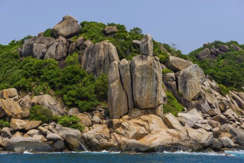 Granite rocks on the coast of Koh Tao, island, holiday island, tropical, tropics, holiday paradise,