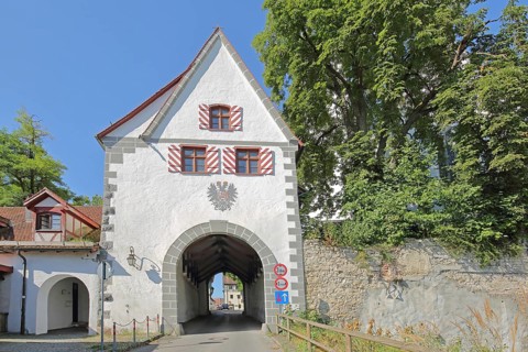 Historic Zwiefalter Tor with coat of arms, town gate, Riedlingen, Upper Swabia, Swabia,