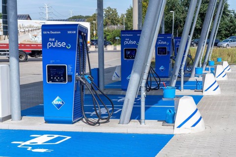 ARAL pulse e-charging station on the A3 motorway, Rees junction, in Isselburg, 4 fast-charging