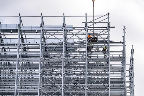 Construction of a high-bay warehouse, storage system for high space utilisation, in steel