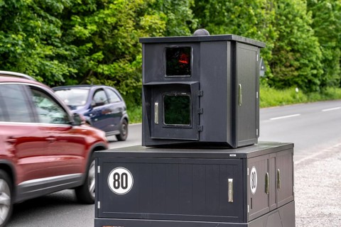 Semi-stationary speed camera on the B227, Hattinger Straße, used by the city of Gelsenkirchen,
