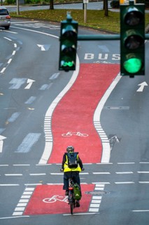 The new environmental lane on Schützenbahn street in Essen city centre, cyclists and buses have