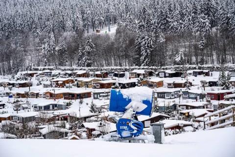 Winterberg campsite, many permanent campers, snow cannon in the Erlebnisberg Kappe winter sports