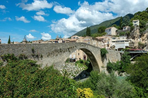 Nyons located in the Baronnies. The old bridge crossing the l'eygues river, Alpes de Haute Provence