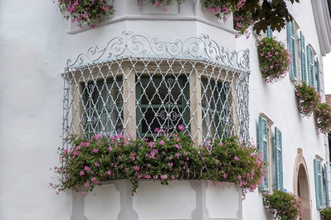 Traditional house with bay window, floral decoration, Eppan, South Tyrol, Italy, Europe