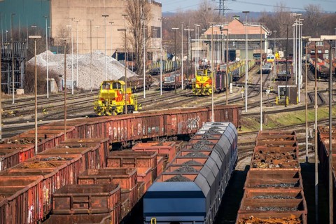 Metal scrap delivery, by rail, to HKM, Hüttenwerke Krupp-Mannesmann in Duisburg-Hüttenheim, they