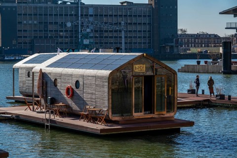 Holiday homes Wikkelboat, at Floating Rotterdam Rijnhaven, floating wooden houses, for rent, at Kop